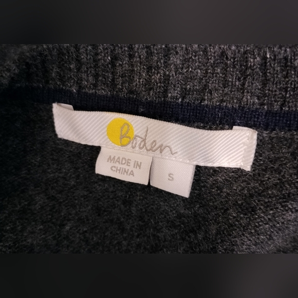 EUC! Boden Classic Cashmere Gray Women's Sweater. Size S - Picture 6 of 6